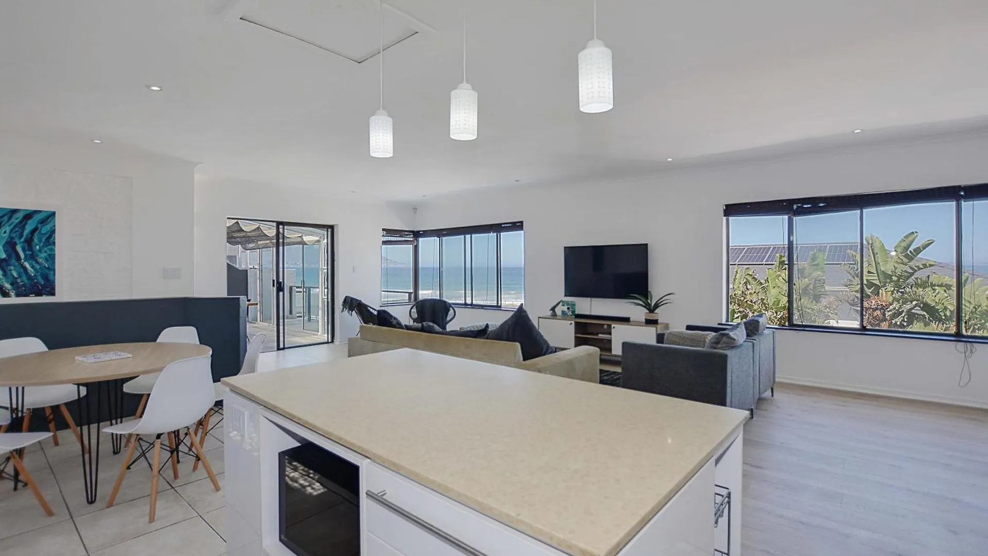 Blouberg Beach House ブロウベルフストランド 別荘